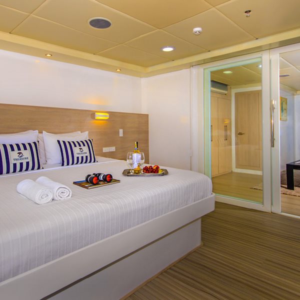 Treasure of the Galapagos Master Suite